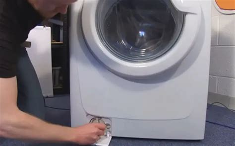 reset lavatrice indesit